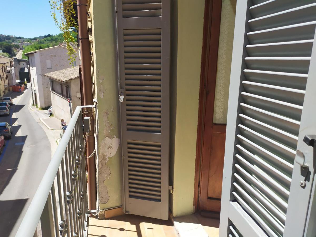Appartamento Casa di Massimo Spoleto Esterno foto
