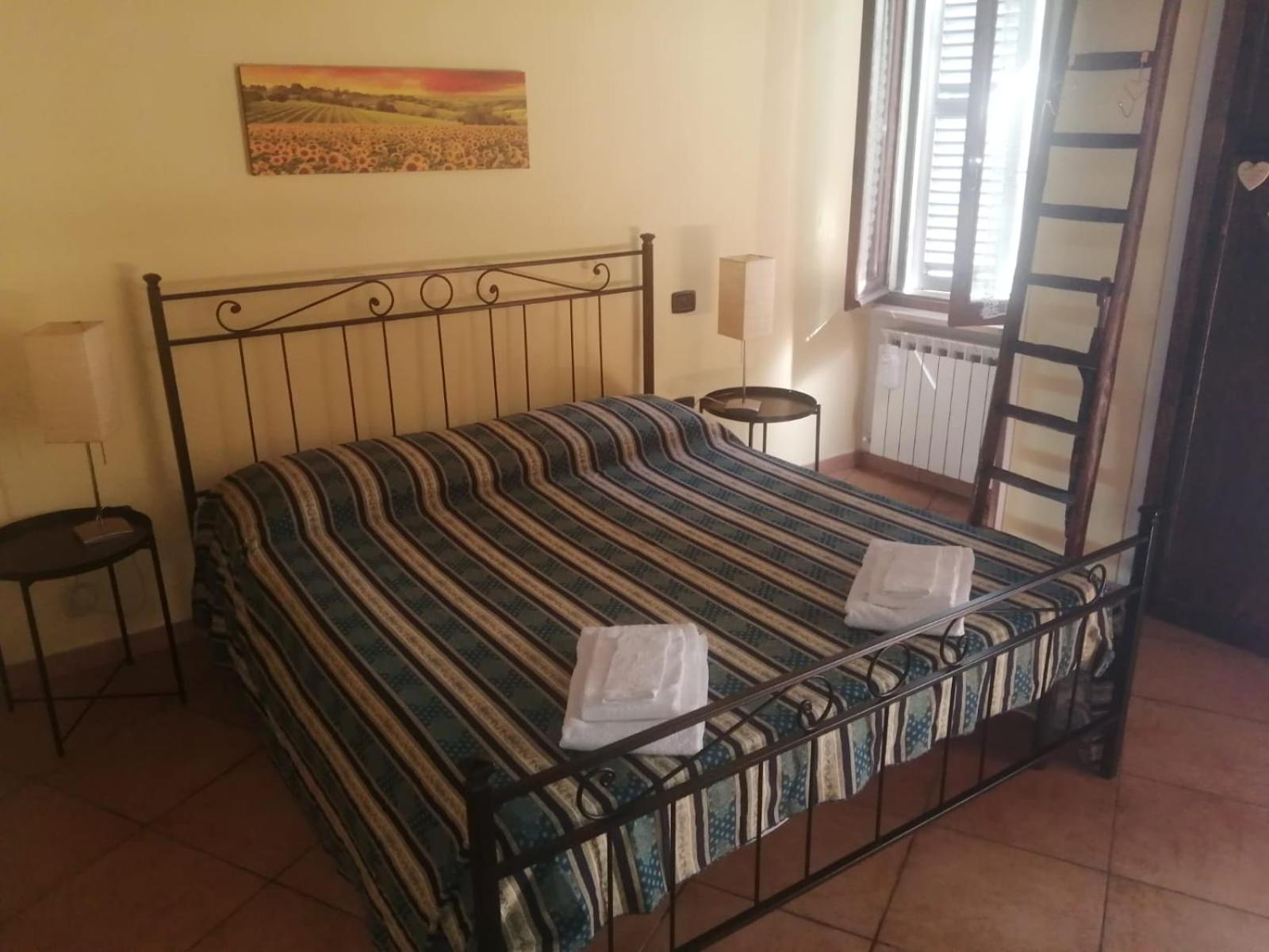 Appartamento Casa di Massimo Spoleto Esterno foto